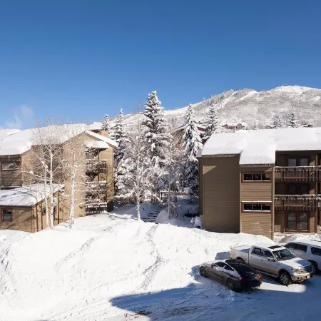 The Lodge at Steamboat A306 1 Block from Gondola with Pool & Hot Tubs