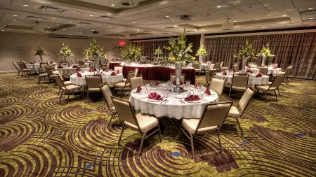 Holiday Inn & Suites Tupelo North Отели в г. Тьюпело