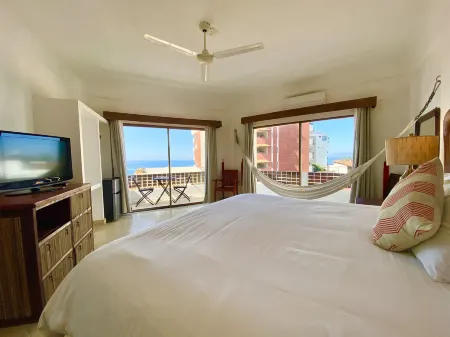 Hotel Amaca Puerto Vallarta - Adults Only Отели рядом с достопримечательностью «Los Muertos Beach Pier»