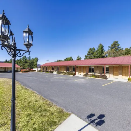 Black Gold Motel