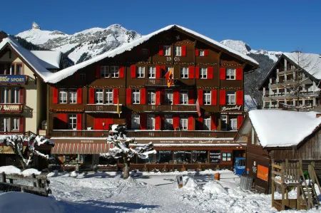 Swiss Lodge Hotel Bernerhof Отели в г. Лаутербруннен