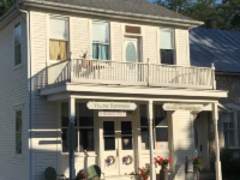 Corner George Inn Bed & Breakfast Hotels in Monroe County