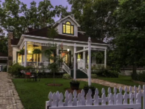 White Oak Manor Bed and Breakfast Hotels in Jefferson