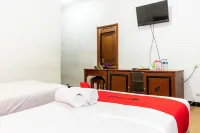 RedDoorz Plus Syariah Near Java Supermall Semarang 2 Hotels in East Semarang