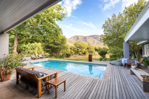 In Abundance Guest House Hotels in Bonnievale