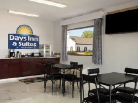 Days Inn & Suites by Wyndham Byram Hotels in Byram