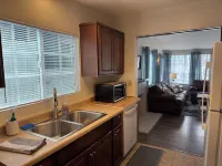 Comfortable and Conveniently Located 3-bedroom house with WiFi in Avalon