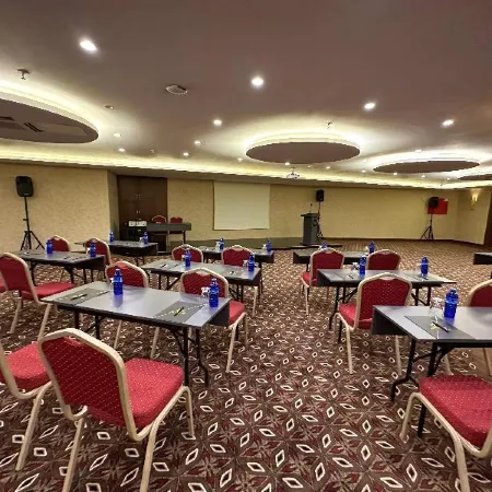 Grand Vaves Otel