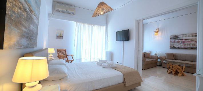 Λευκό διαμέρισμα στο κέντρο της Γλυφάδας Ξενοδοχεία στην πόλη Γλυφάδα
