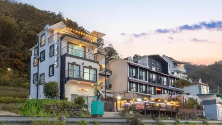 Gangchon Beautiful Pet House Pension Отели рядом с достопримечательностью «Jade Garden»