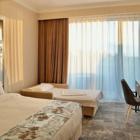 Panoramic Mamaia Hotel