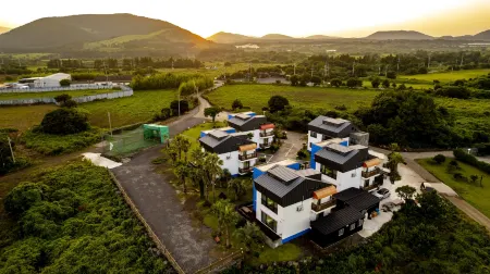 Jeju Blue & Sea Отели рядом с достопримечательностью «The Venice Land»