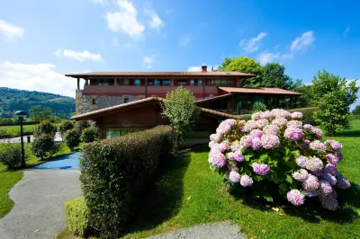 Usategieta Hotels in Оярцун