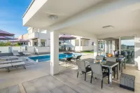 Apartments Olujic - Sea View