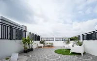 Cove Taman Hotell i Desa Cilandak