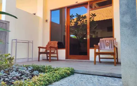 THE LAVIANA HOTEL