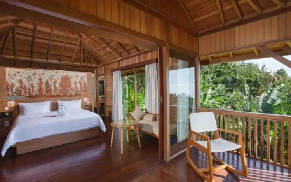 Giriwood Hotel & Villa Отели рядом с достопримечательностью «Водопад Мундук»