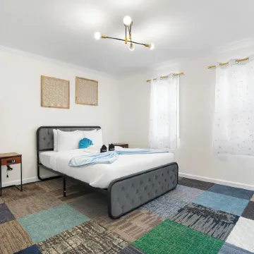 4 beds Private Unit Near BeachWalk, Golf, Trail