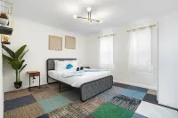 4 beds Private Unit Near BeachWalk, Golf, Trail