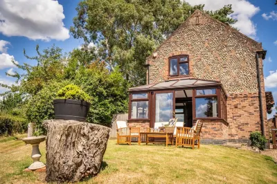 Exclusive Cottage - Hot Tub - Pets OK - In Norfolk Broads Các khách sạn gần Norfolk Wildlife Trust – Hickling Broad and Marshes nature reserve