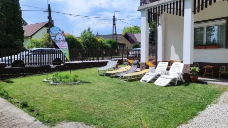 Sleeps 18 - Lakeview - House - Vonyarcvashegy Отели в г. Фоњод