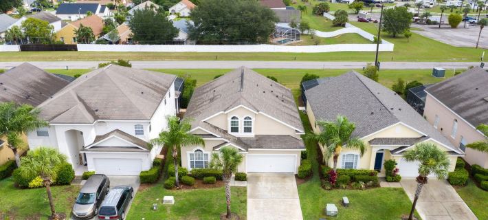 Tropical and Peaceful This 5 bed With Pool Spa Hotels in Clermont