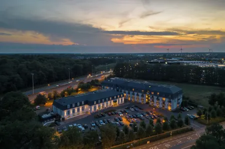 Van der Valk Hotel Brugge Oostkamp Отели в г. Зеделгем