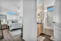 The Cottage - Newly Renovated Beachfront Condo on Lake Michigan