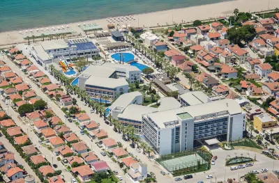 Palm Wings Beach Resort & Spa Kusadasi- All Inclusive Hotels near Kuşadası plajı