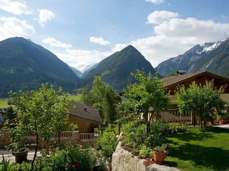 Penthouse Tauernfenster, Neukirchen Отели в г. Гемайнде Нойкирхен ам Гросвенедигер