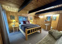 Mount Peale Country Inn Near Moab - parking