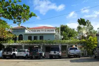 Hacienda Tamarindo - parking