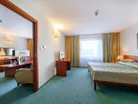 Hotel Gromada Warszawa Centrum Hotels near Grzybowski Square