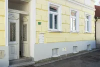 Revliving Apartments Eggenburg - Garten - Netflix - Disney Plus - Nespresso - 2-Star