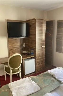 Hotel ERDE Hotel dekat Walderlebniszentrum Tennenlohe