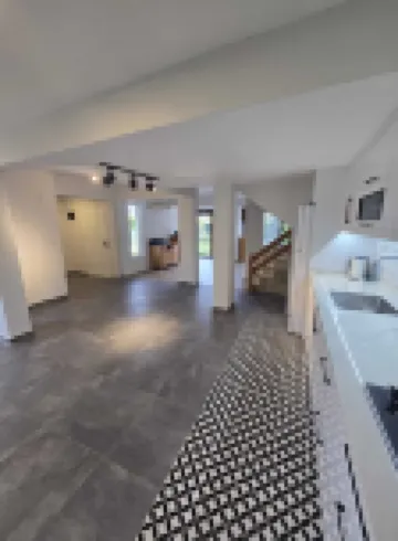 VILLA OLINDA 4 BED with huge garden
