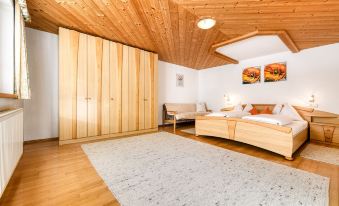 Haus Alvier - 3-zimmer Fewo Rothorn mit Terrasse