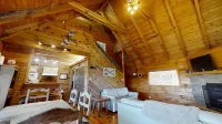 Adelaide's Den 2 Bedroom Cabin by Redawning