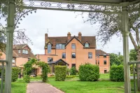 Guildford Manor Hotel & Spa Hotels near Guildford