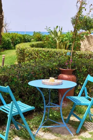 Villa Elias 3BR with Jacuzzi & Pool Отели в г. Платаниас