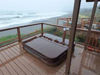 Luxurious Oceanfront Cabin 7 Getaway W Hot Tub