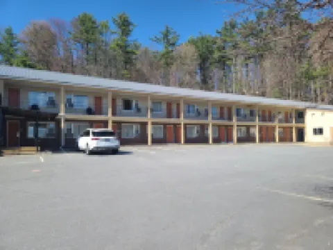 TiltonLodge Inn & Suites Hotels in Tilton