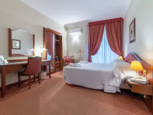 Massimo Plaza Hotel