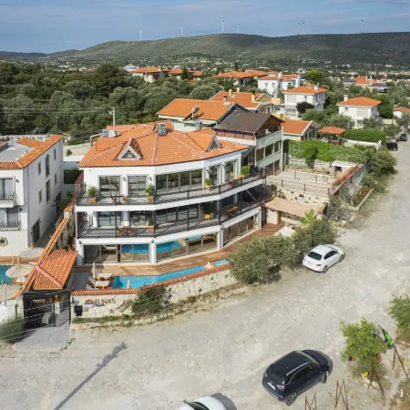 Lunas Alaçatı