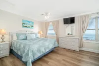 Charming 5-bedroom oceanfront duplex with wonderful views