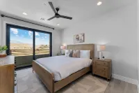 Serenity Sands. Private Spa. Sleeps 12.