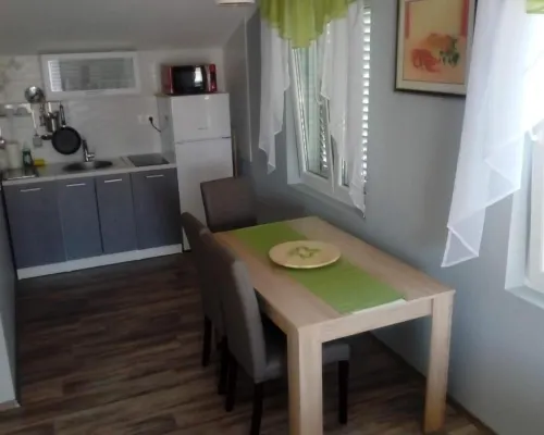 Studio Apartment Aparments Mendula Hotels in Pakostane