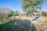 Cedar House Villa Few Minutes from Lake - Happy Rentals