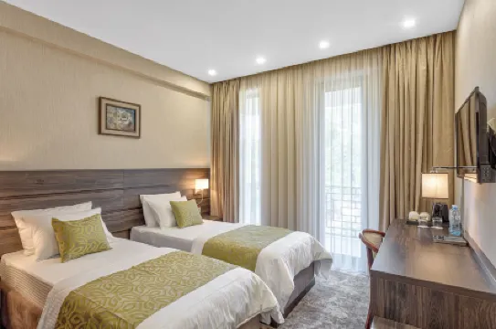 Vinum Hotel Отели рядом с Аэропорт Шота Руставели