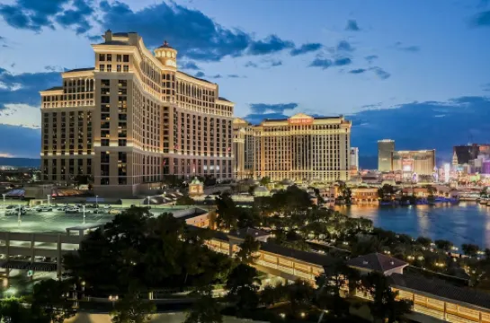 在大道上一起住 - 3床公寓